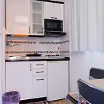 Yellow House * ポドストラナ
