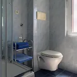 Yellow House ポドストラナ